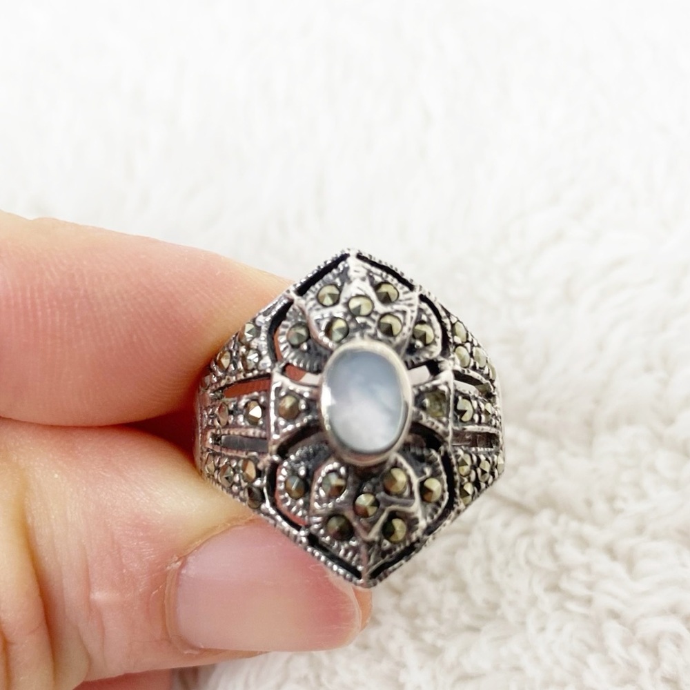 Sterling Silver 925 Ring Embedded With Mother of Pearl And Marcasite Stones - Picture 2 of 5